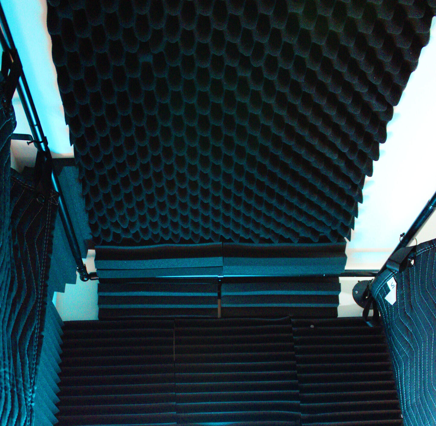 Ceiling/wall acoustic foam panels & bass traps Ceiling/wall acoustic foam panels & bass traps